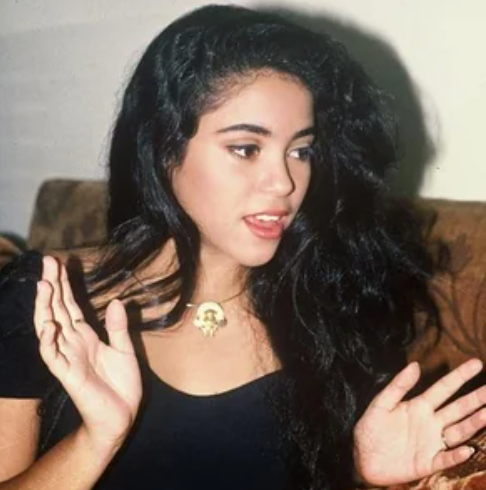 Shakira as a Teenager: The Early Years of a Global Star